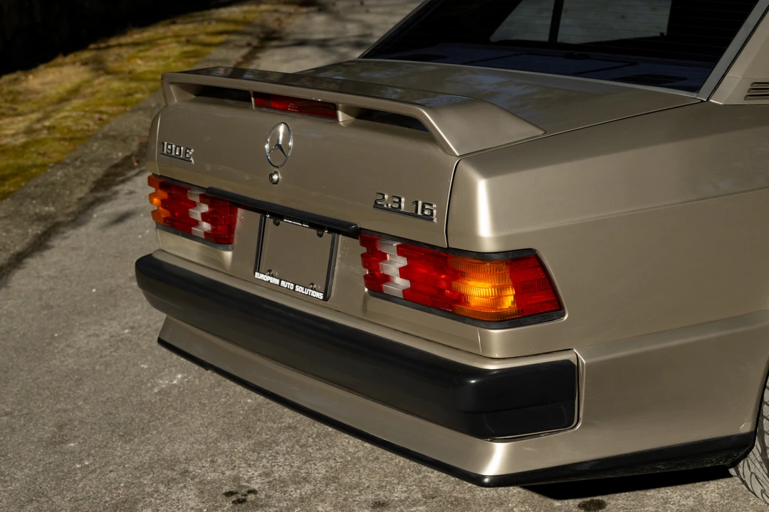 1986 Mercedes-Benz 190E 2.3-16 & 2.5-16 - Image 25 of 31