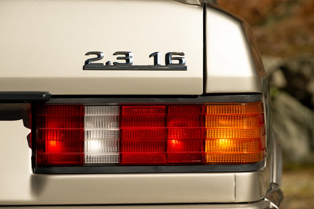 1986 Mercedes-Benz 190E 2.3-16 & 2.5-16 - Image 27 of 31