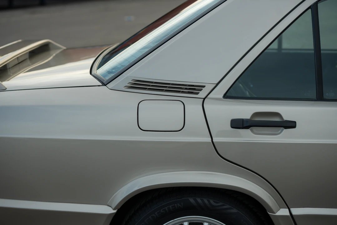 1986 Mercedes-Benz 190E 2.3-16 & 2.5-16 - Image 22 of 31