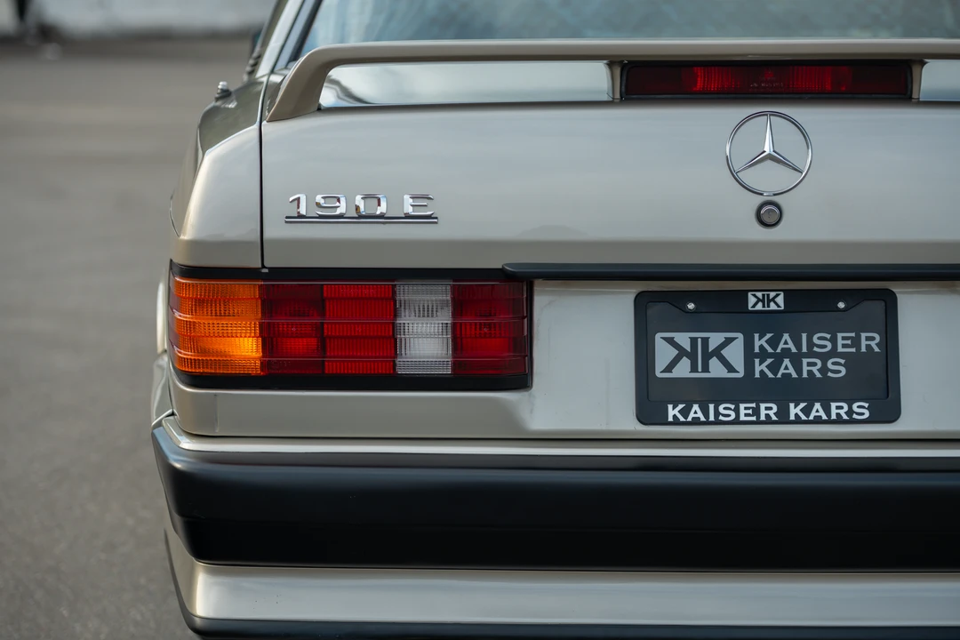 1986 Mercedes-Benz 190E 2.3-16 & 2.5-16 - Image 29 of 31