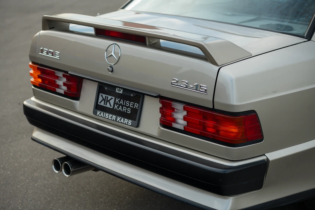 1986 Mercedes-Benz 190E 2.3-16 & 2.5-16 - Image 24 of 31