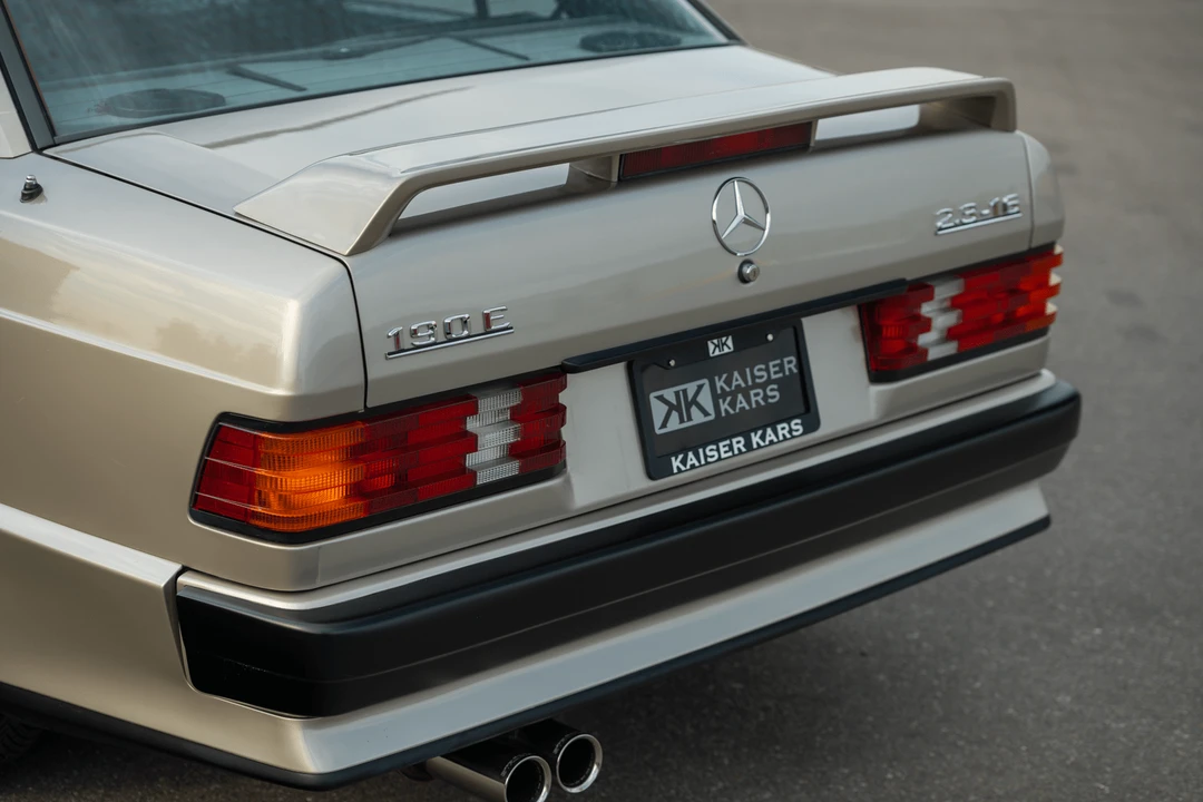 1986 Mercedes-Benz 190E 2.3-16 & 2.5-16 - Image 30 of 31