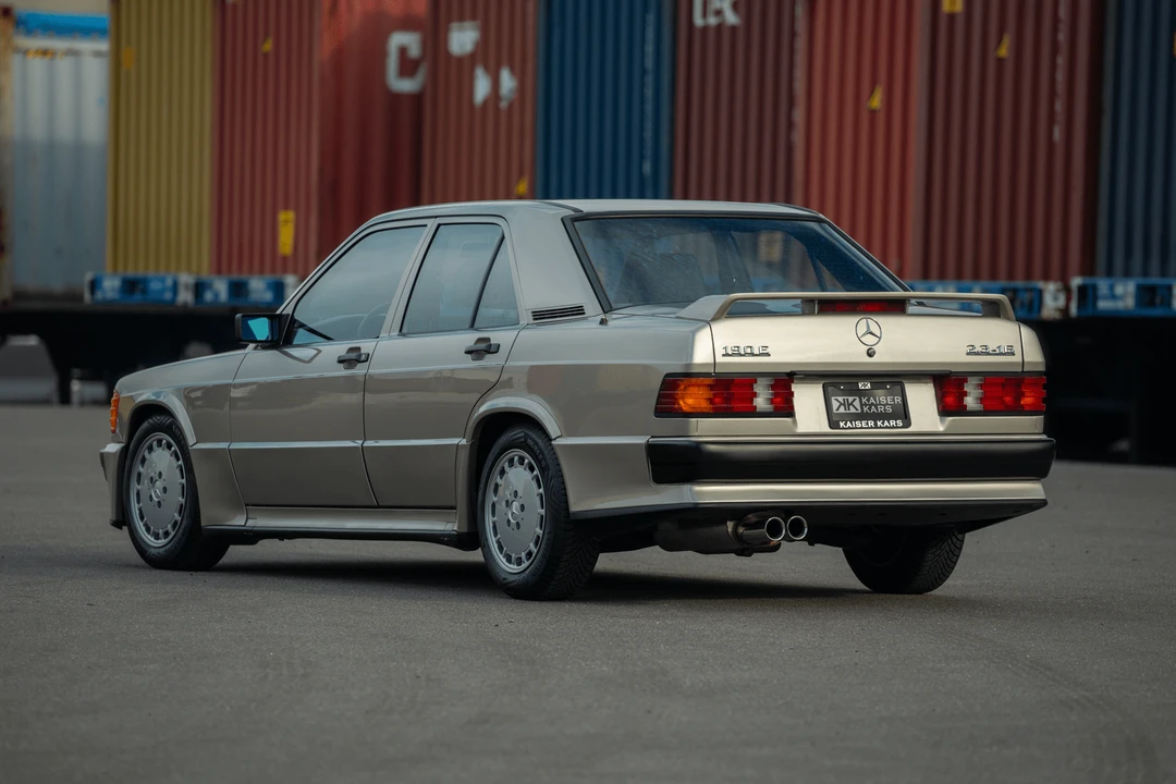 1986 Mercedes-Benz 190E 2.3-16 & 2.5-16 - Image 9 of 31