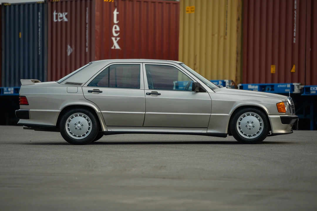 1986 Mercedes-Benz 190E 2.3-16 & 2.5-16 - Image 6 of 31