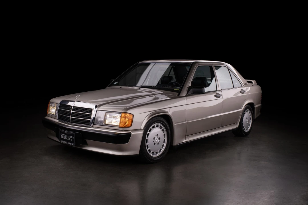 1986 Mercedes-Benz 190E 2.3-16 & 2.5-16 - Image 2 of 31