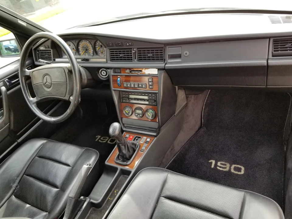 1986 Mercedes-Benz 190E 2.3-16 & 2.5-16 - Image 29 of 31