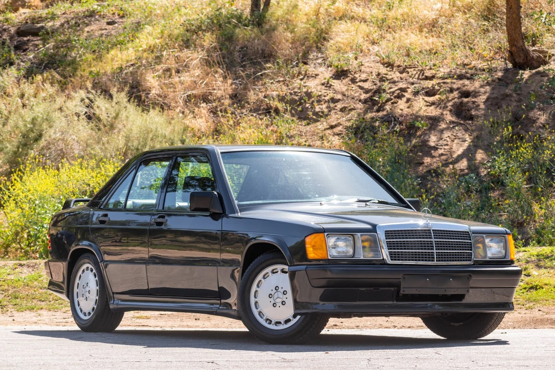 1986 Mercedes-Benz 190E 2.3-16 & 2.5-16 - Image 3 of 31