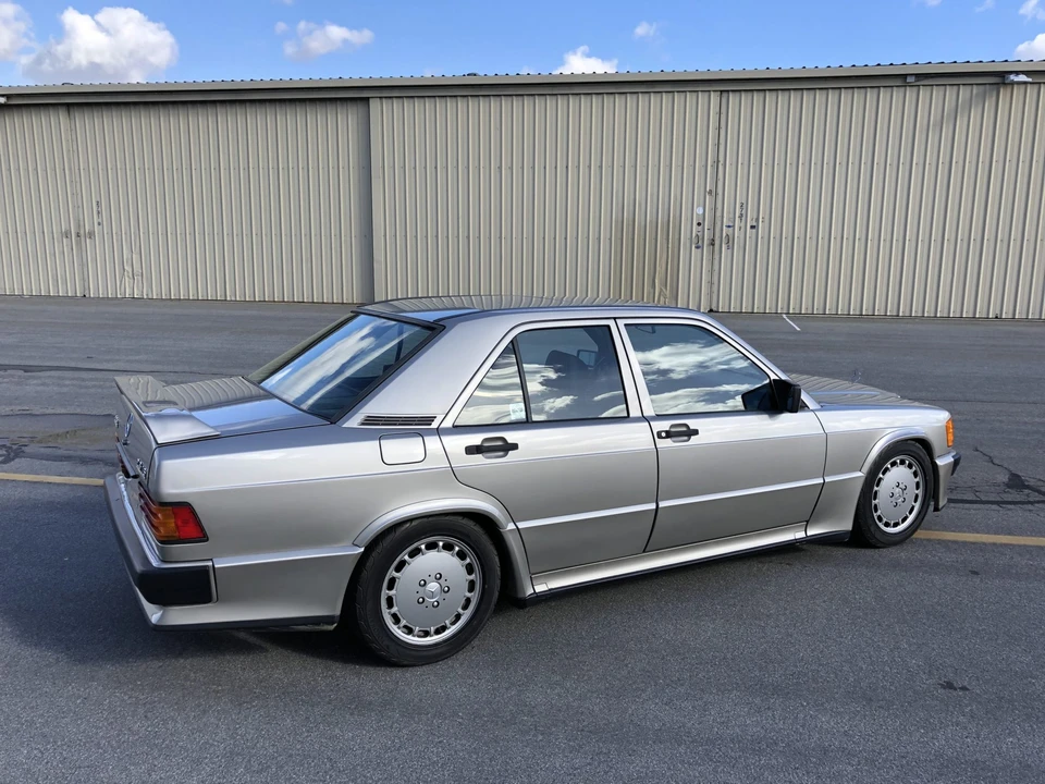 1986 Mercedes-Benz 190E 2.3-16 & 2.5-16 - Image 10 of 31