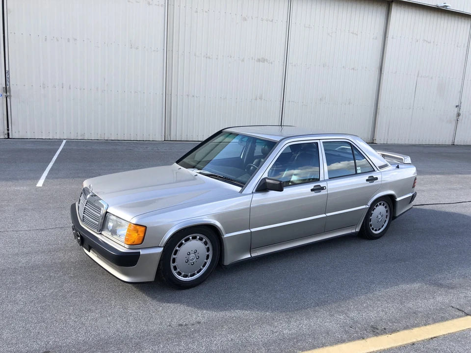 1986 Mercedes-Benz 190E 2.3-16 & 2.5-16 - Image 2 of 31