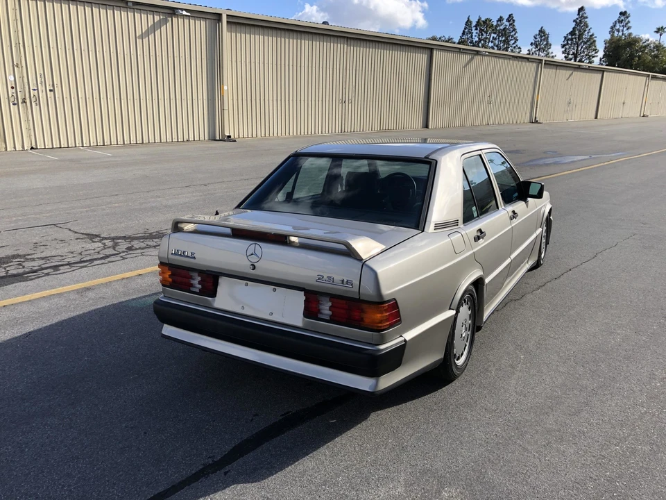 1986 Mercedes-Benz 190E 2.3-16 & 2.5-16 - Image 9 of 31