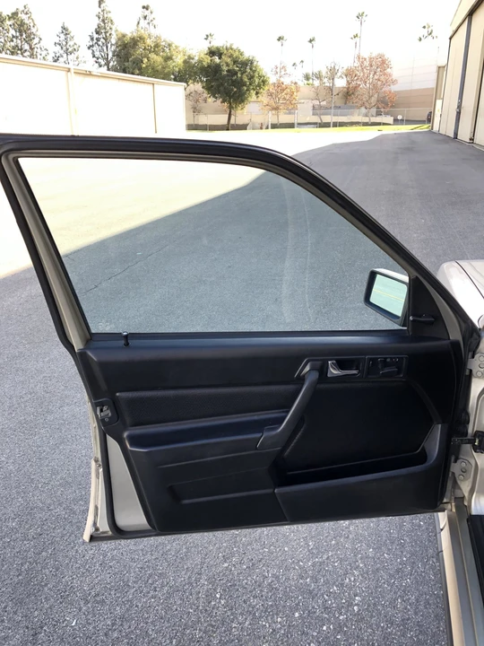 1986 Mercedes-Benz 190E 2.3-16 & 2.5-16 - Image 25 of 31