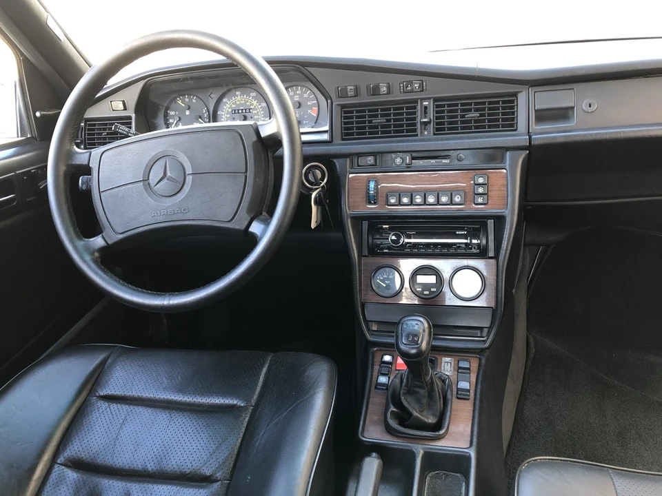 1986 Mercedes-Benz 190E 2.3-16 & 2.5-16 - Image 31 of 31