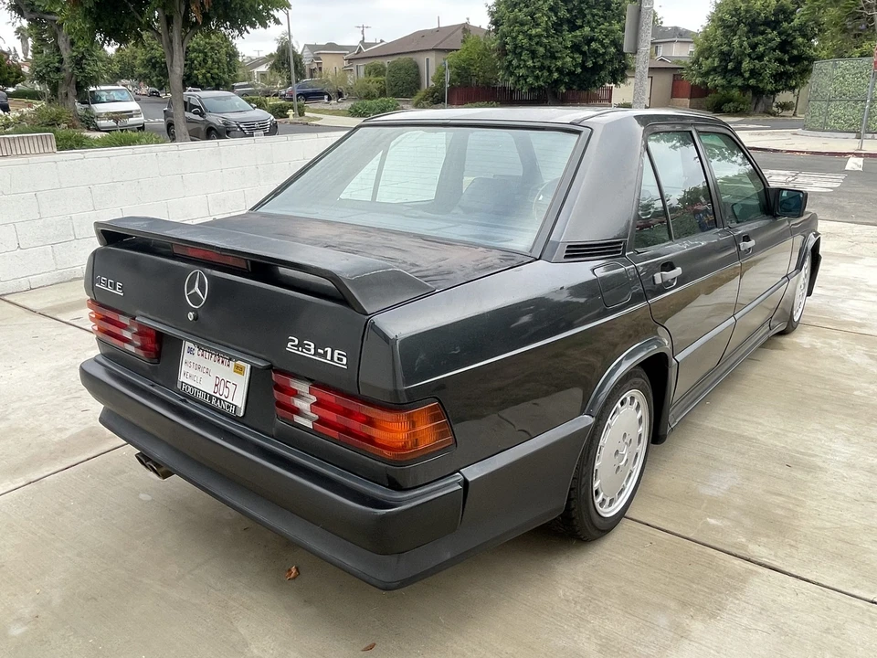 1986 Mercedes-Benz 190E 2.3-16 & 2.5-16 - Image 9 of 31