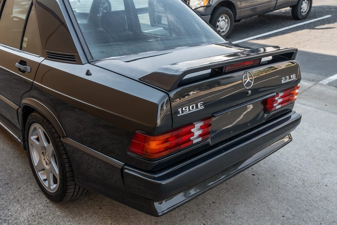 1986 Mercedes-Benz 190E 2.3-16 & 2.5-16 - Image 14 of 31