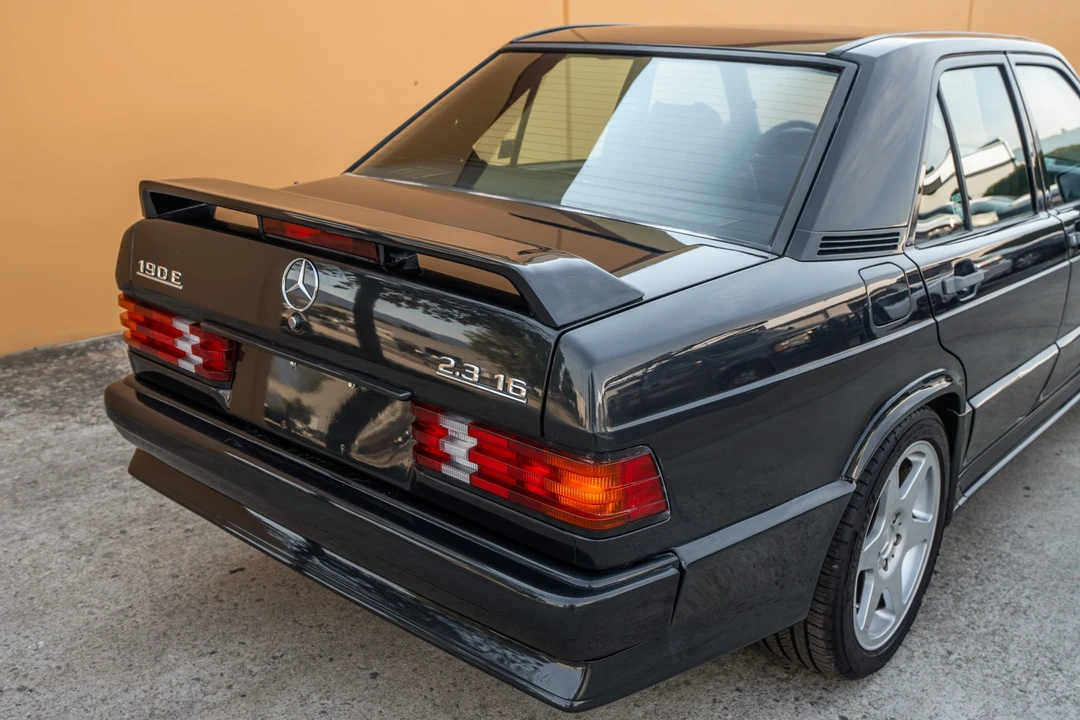 1986 Mercedes-Benz 190E 2.3-16 & 2.5-16 - Image 15 of 31