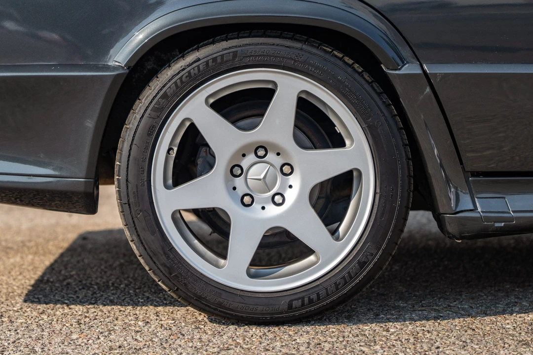 1986 Mercedes-Benz 190E 2.3-16 & 2.5-16 - Image 26 of 31