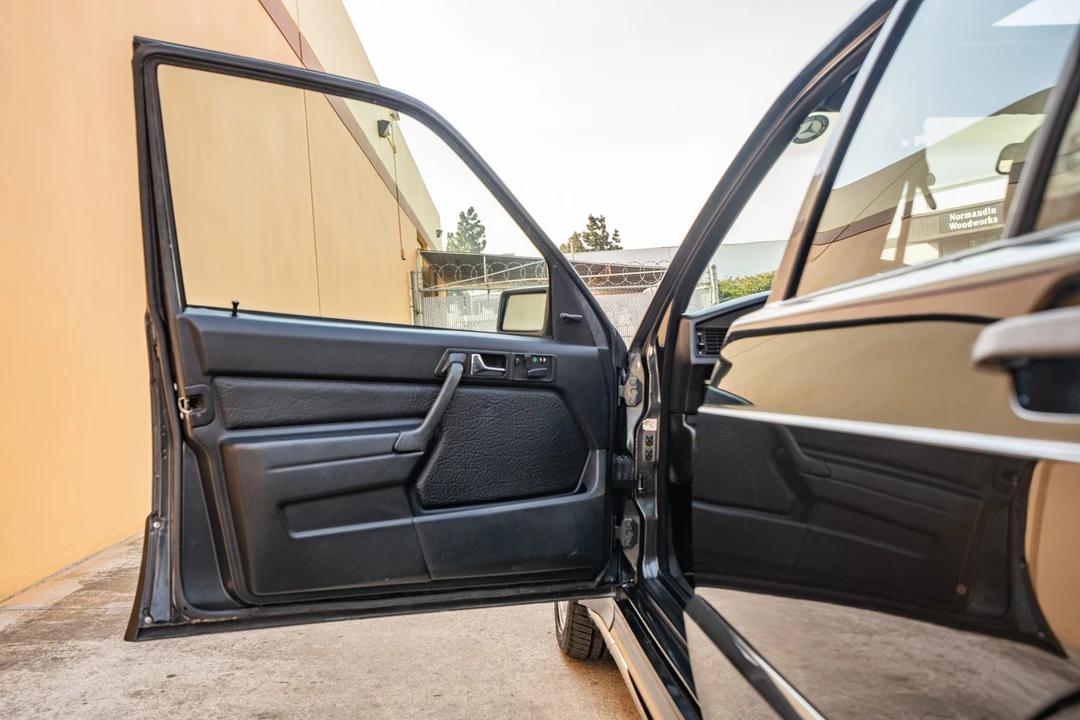 1986 Mercedes-Benz 190E 2.3-16 & 2.5-16 - Image 29 of 31