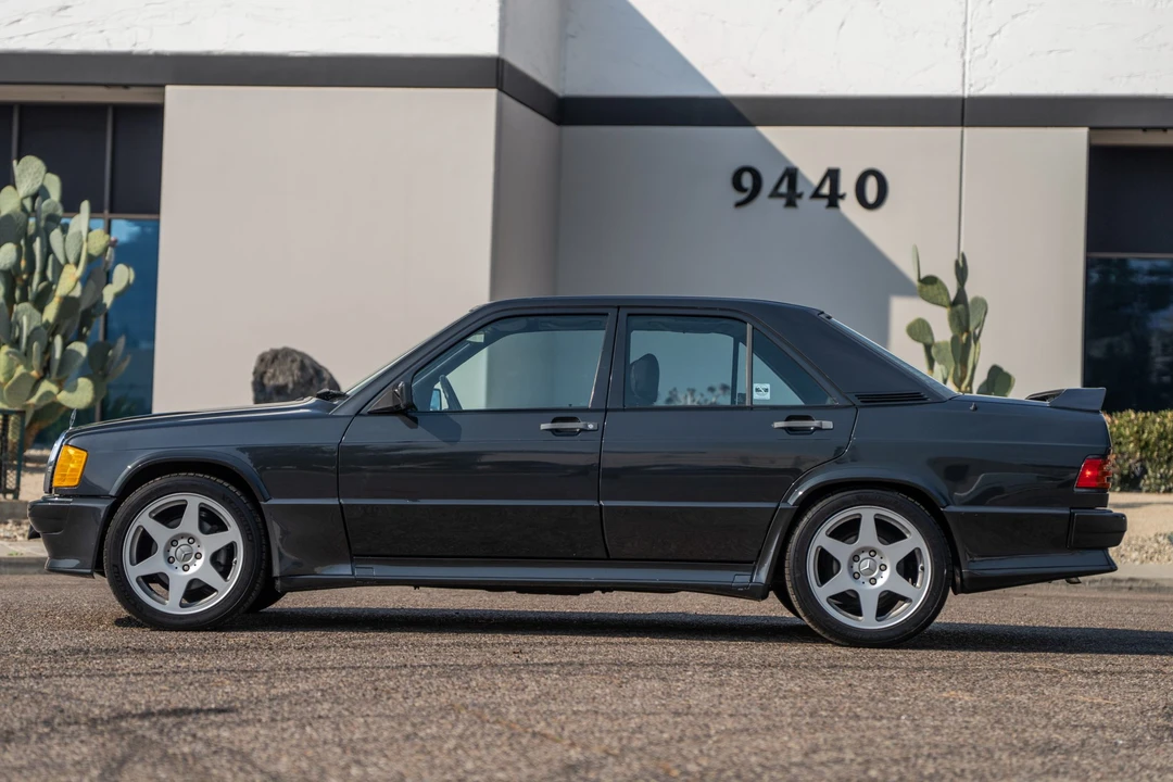 1986 Mercedes-Benz 190E 2.3-16 & 2.5-16 - Image 9 of 31