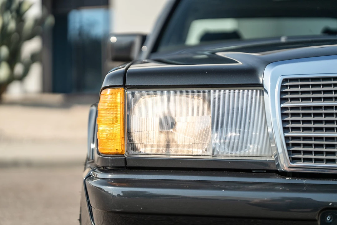 1986 Mercedes-Benz 190E 2.3-16 & 2.5-16 - Image 12 of 31