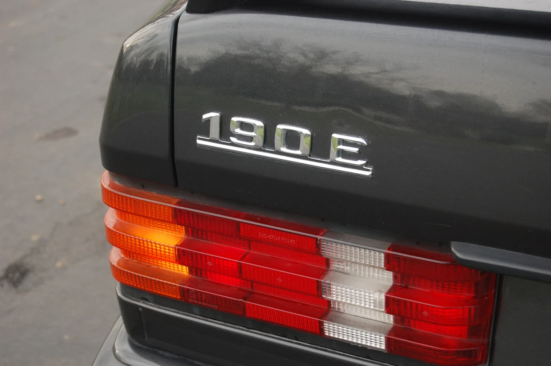 1986 Mercedes-Benz 190E 2.3-16 & 2.5-16 - Image 13 of 31