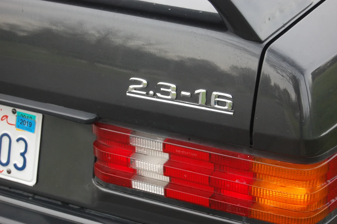 1986 Mercedes-Benz 190E 2.3-16 & 2.5-16 - Image 14 of 31