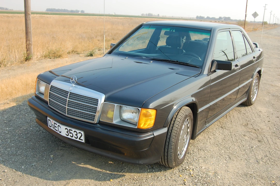 1986 Mercedes-Benz 190E 2.3-16 & 2.5-16 - Image 2 of 31