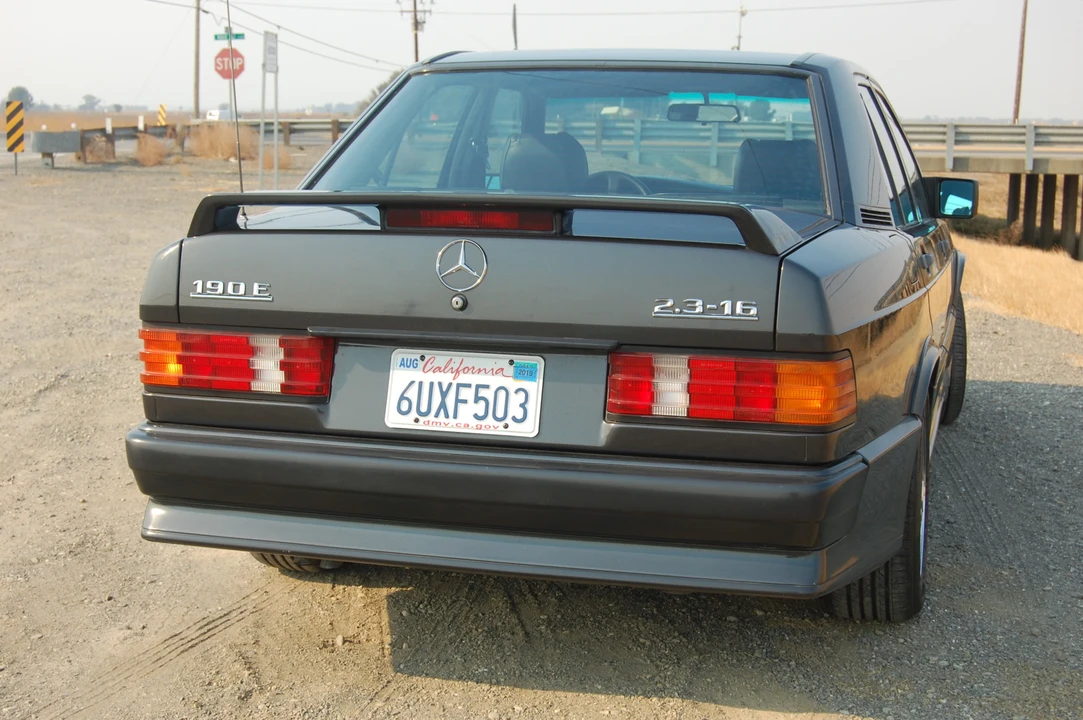 1986 Mercedes-Benz 190E 2.3-16 & 2.5-16 - Image 6 of 31