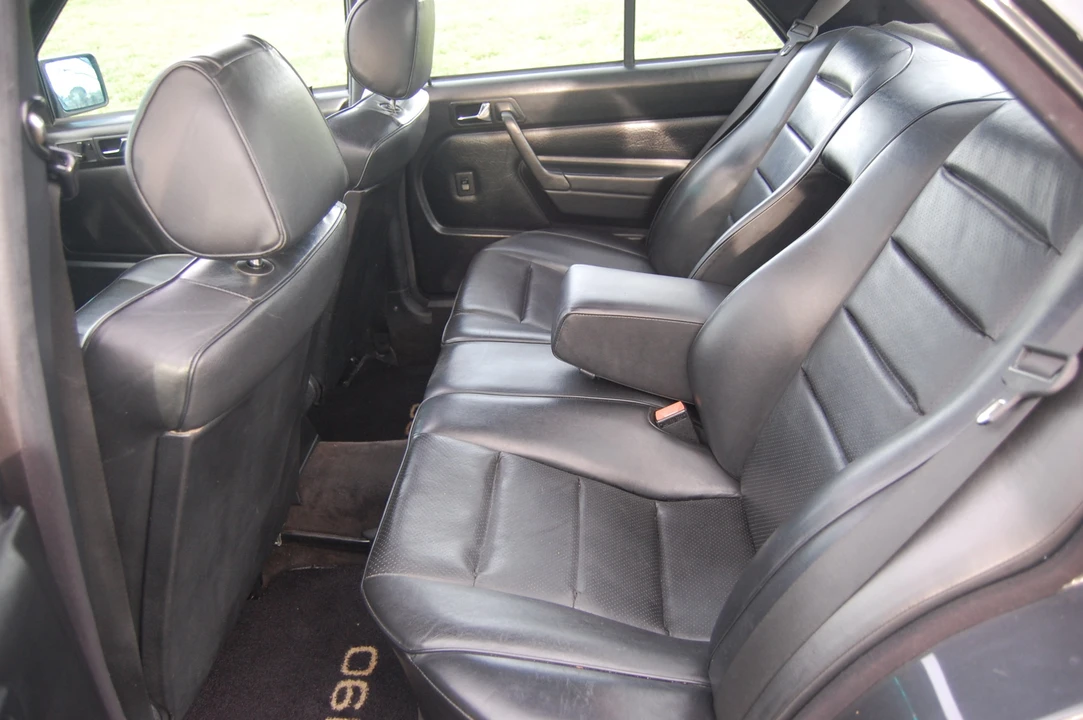 1986 Mercedes-Benz 190E 2.3-16 & 2.5-16 - Image 19 of 31