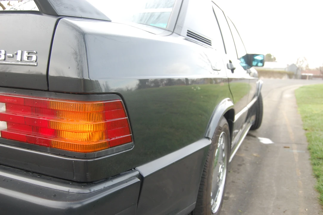 1986 Mercedes-Benz 190E 2.3-16 & 2.5-16 - Image 11 of 31