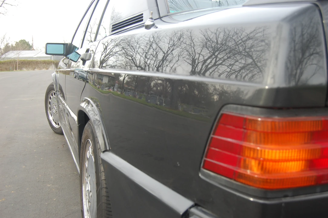 1986 Mercedes-Benz 190E 2.3-16 & 2.5-16 - Image 12 of 31