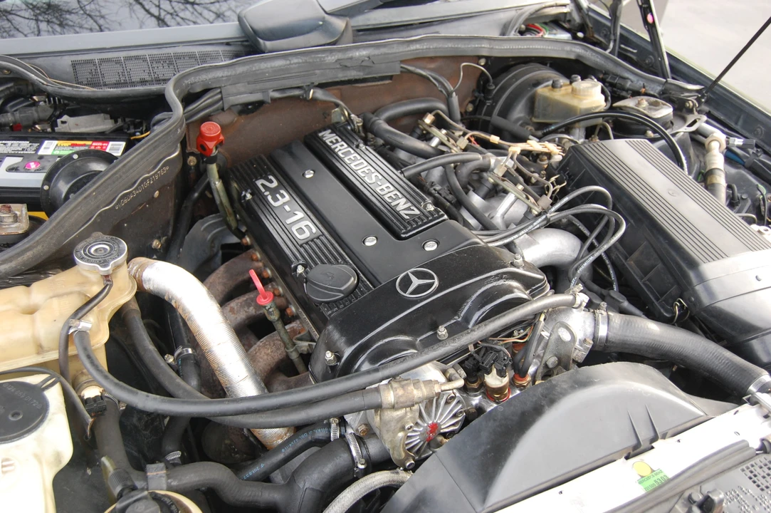 1986 Mercedes-Benz 190E 2.3-16 & 2.5-16 - Image 31 of 31