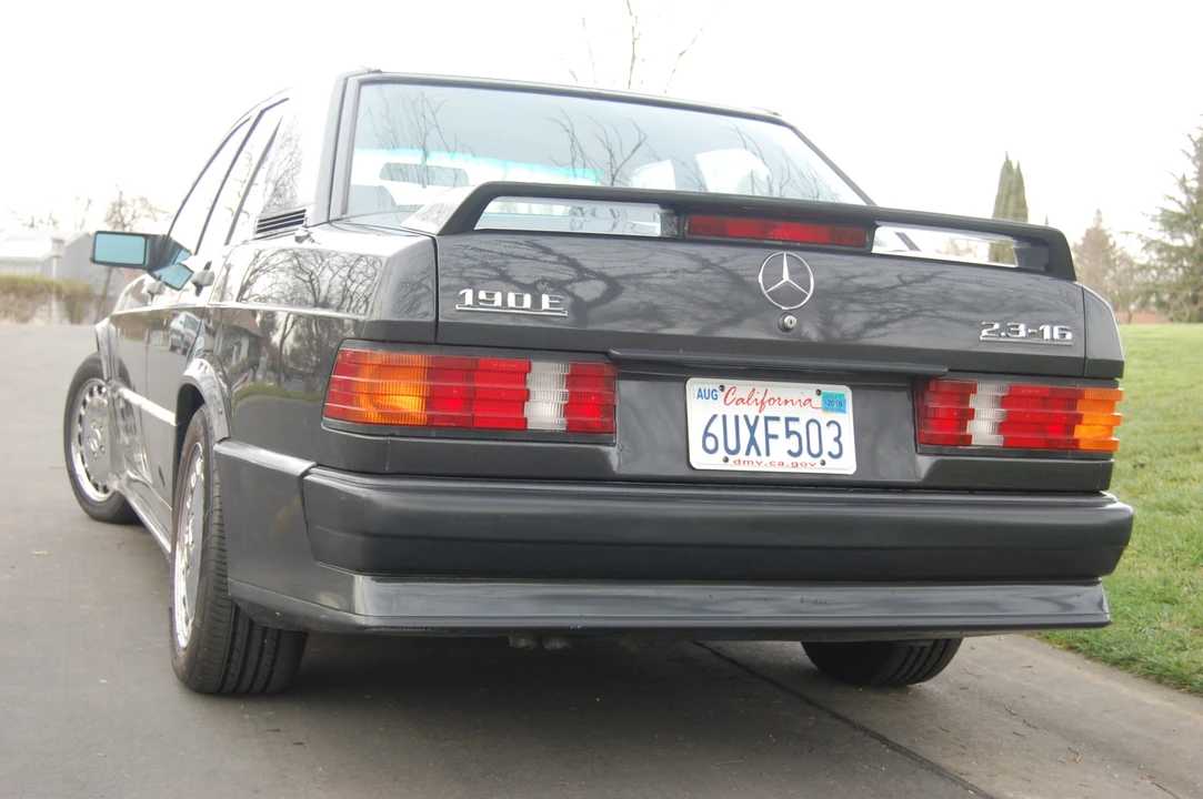 1986 Mercedes-Benz 190E 2.3-16 & 2.5-16 - Image 7 of 31