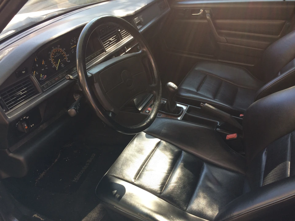 1986 Mercedes-Benz 190E 2.3-16 & 2.5-16 - Image 26 of 31