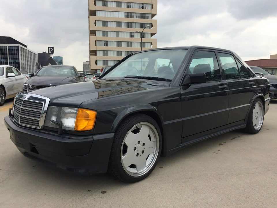 1986 Mercedes-Benz 190E 2.3-16 & 2.5-16 - Image 2 of 31