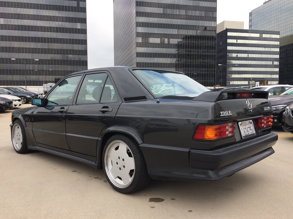 1986 Mercedes-Benz 190E 2.3-16 & 2.5-16 - Image 4 of 31