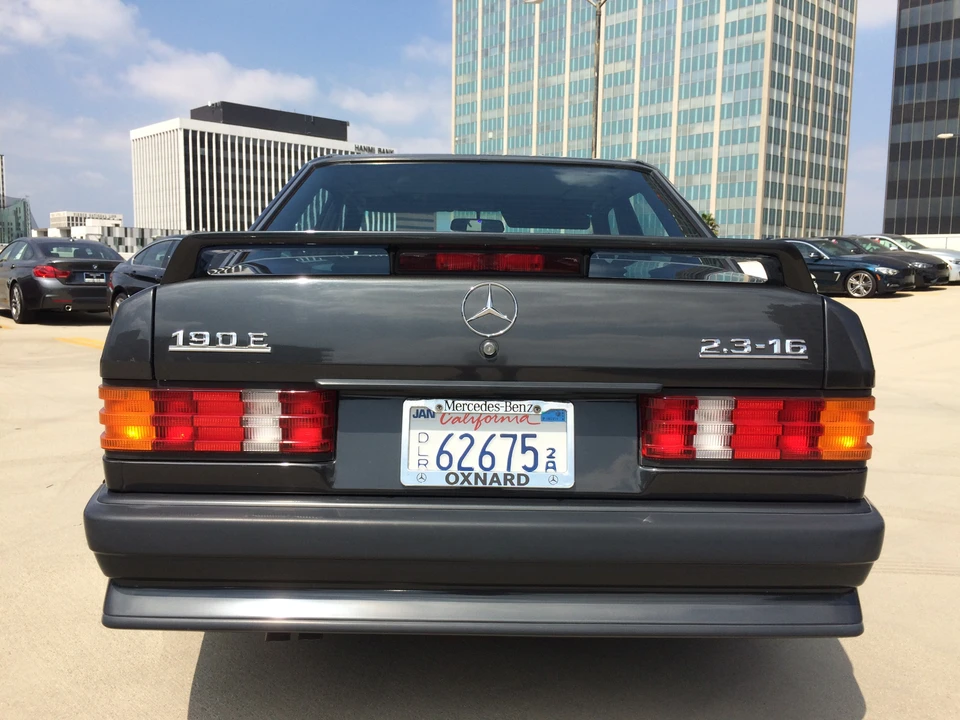 1986 Mercedes-Benz 190E 2.3-16 & 2.5-16 - Image 12 of 31