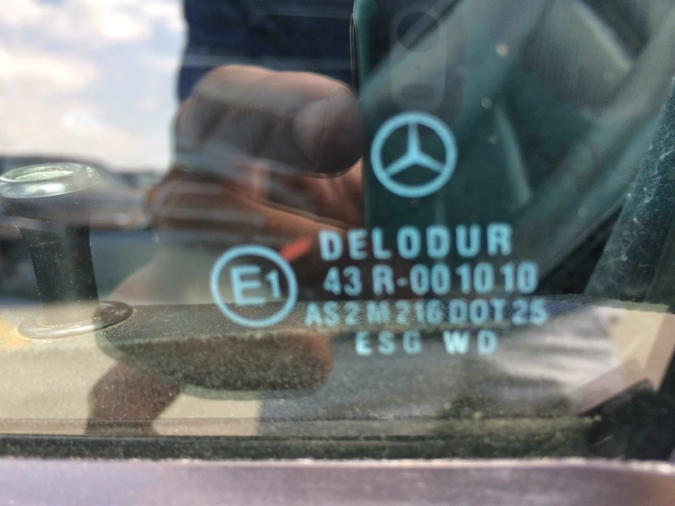 1986 Mercedes-Benz 190E 2.3-16 & 2.5-16 - Image 19 of 31
