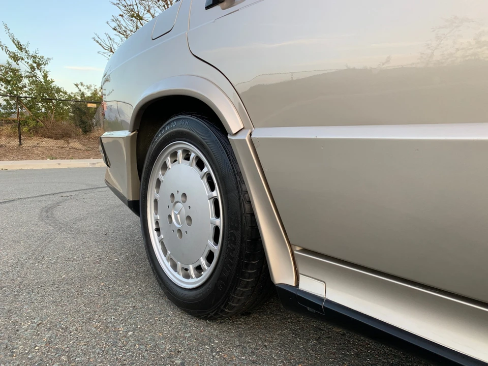 1986 Mercedes-Benz 190E 2.3-16 & 2.5-16 - Image 17 of 31