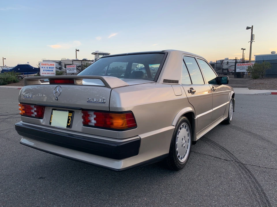 1986 Mercedes-Benz 190E 2.3-16 & 2.5-16 - Image 5 of 31