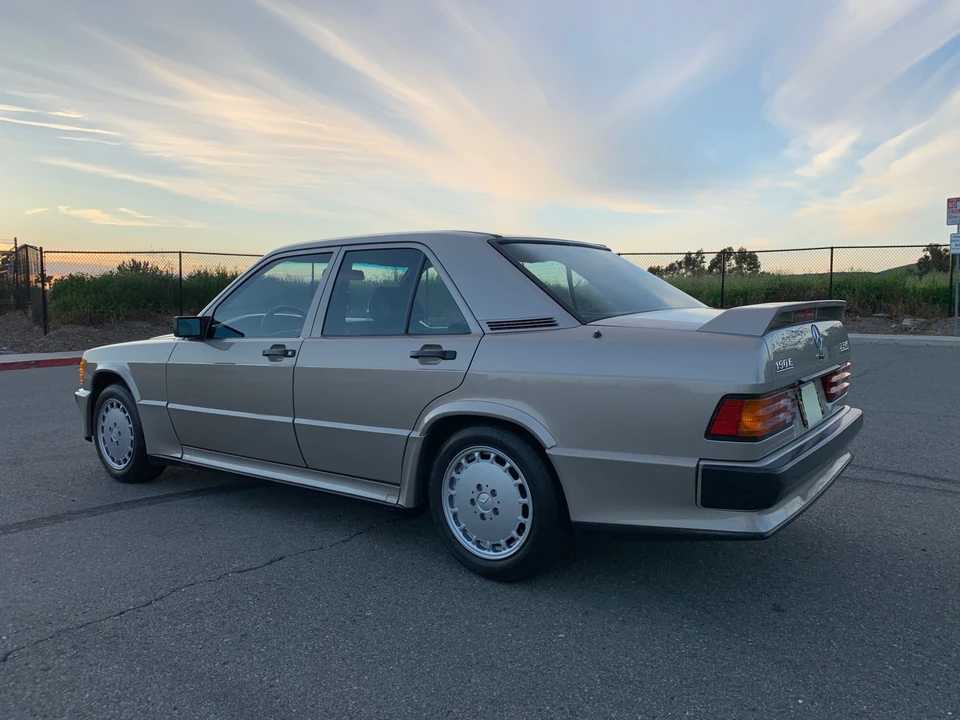 1986 Mercedes-Benz 190E 2.3-16 & 2.5-16 - Image 8 of 31
