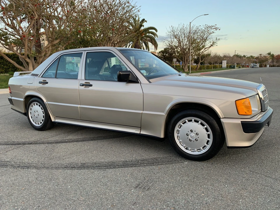 1986 Mercedes-Benz 190E 2.3-16 & 2.5-16 - Image 2 of 31