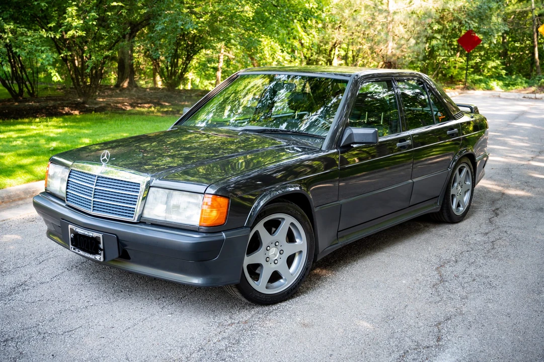 1986 Mercedes-Benz 190E 2.3-16 & 2.5-16 - Image 2 of 31