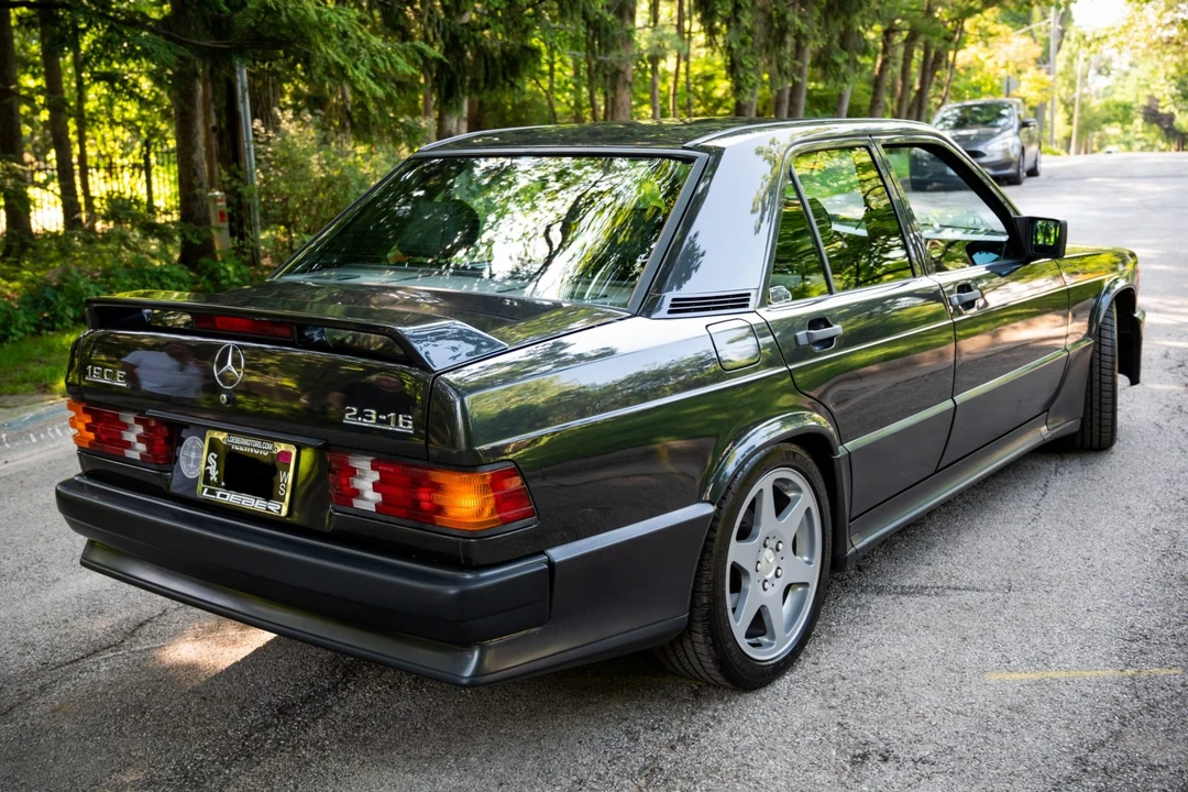 1986 Mercedes-Benz 190E 2.3-16 & 2.5-16 - Image 8 of 31
