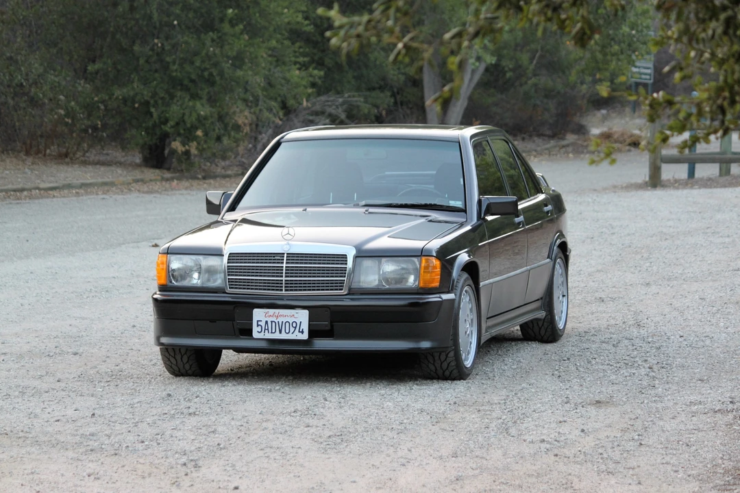 1986 Mercedes-Benz 190E 2.3-16 & 2.5-16 - Image 2 of 31