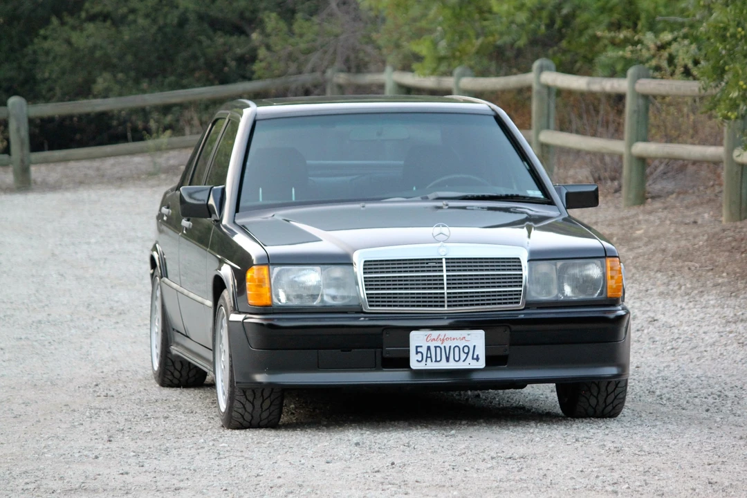 1986 Mercedes-Benz 190E 2.3-16 & 2.5-16 - Image 3 of 31
