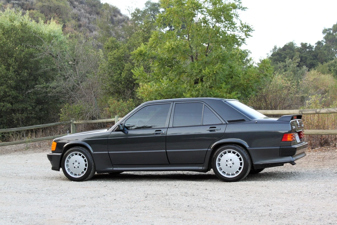 1986 Mercedes-Benz 190E 2.3-16 & 2.5-16 - Image 5 of 31