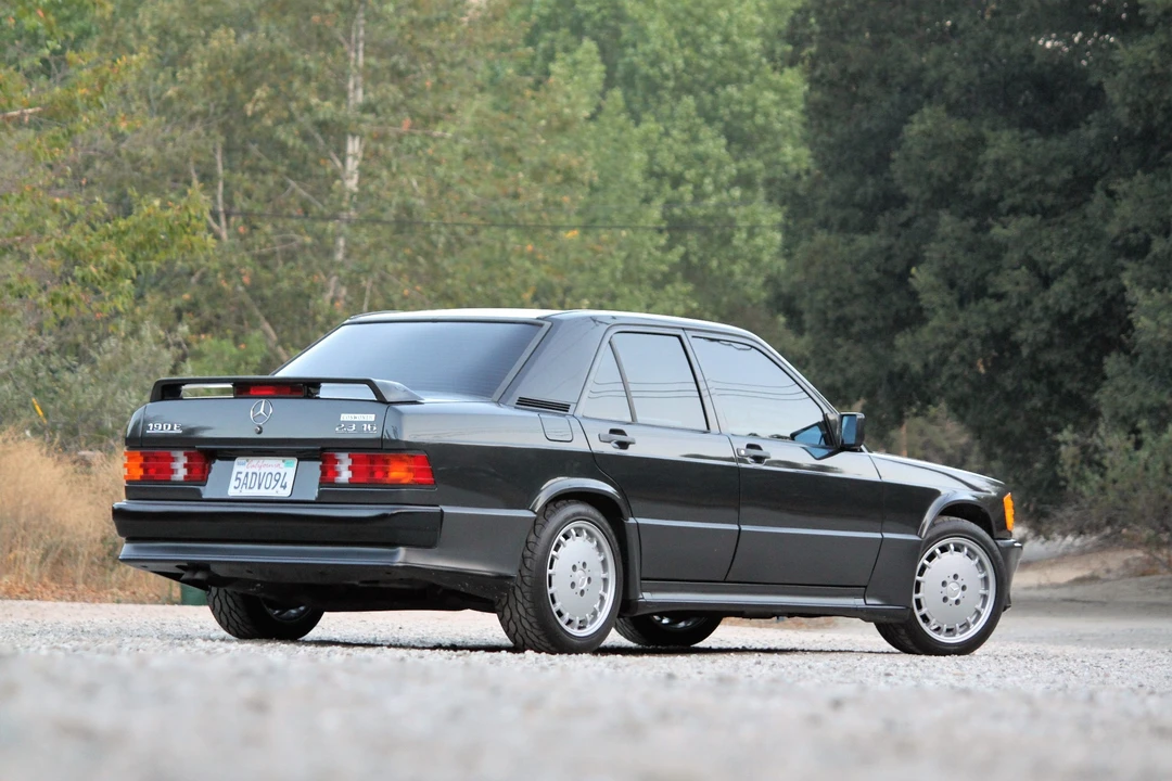 1986 Mercedes-Benz 190E 2.3-16 & 2.5-16 - Image 10 of 31