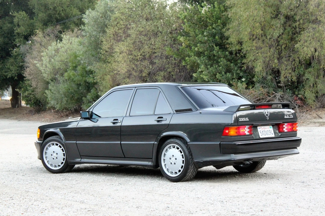 1986 Mercedes-Benz 190E 2.3-16 & 2.5-16 - Image 12 of 31