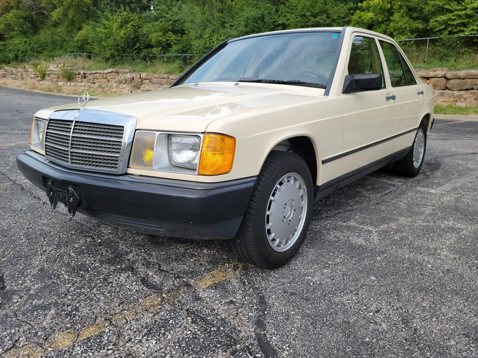 1986 Mercedes-Benz 190E - Image 3 of 31