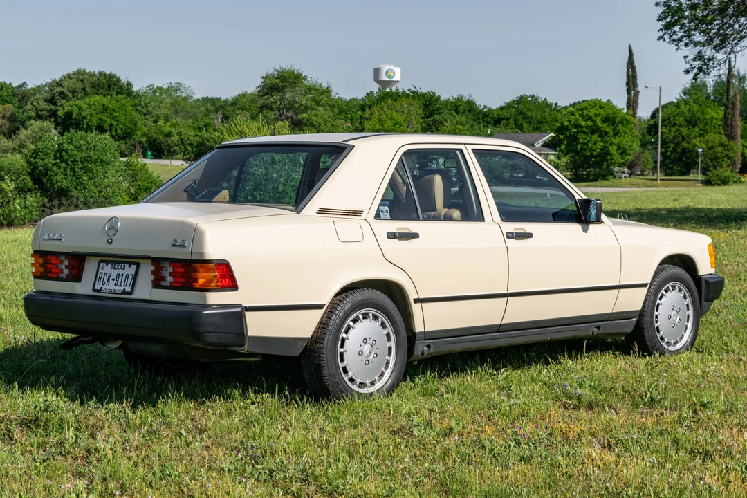 1986 Mercedes-Benz 190E - Image 7 of 31